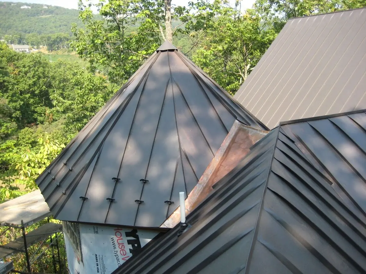Professional Roof Tarp Installation by Craftsman Roofing in Parry